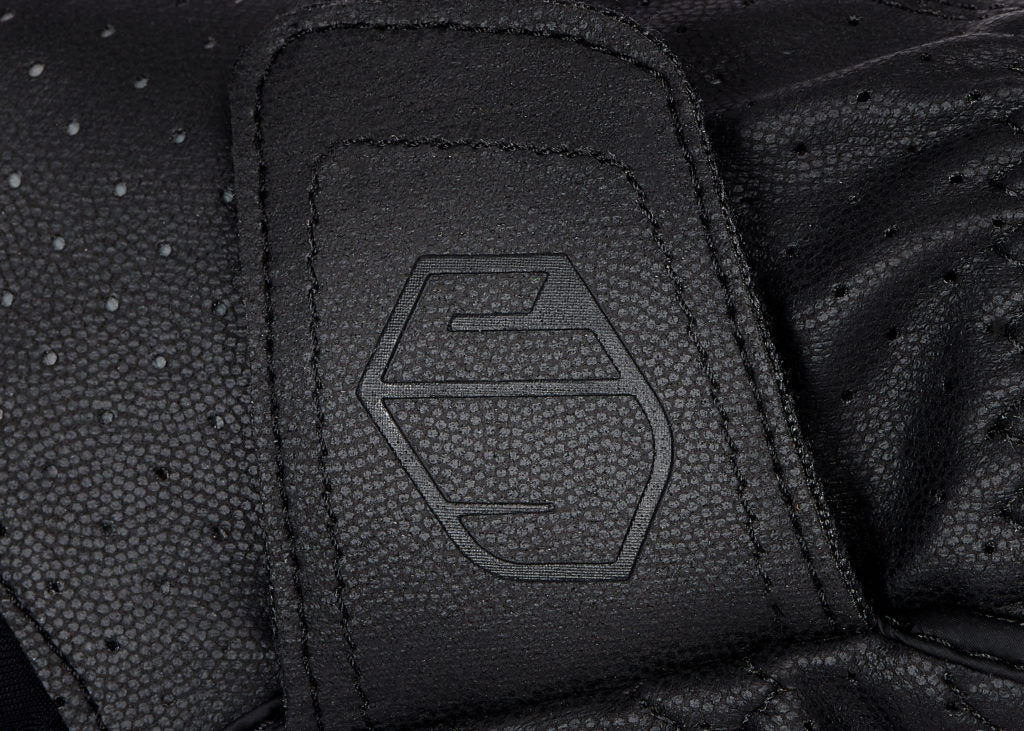 product shot image of the V-Skin Hunter Gloves - Black